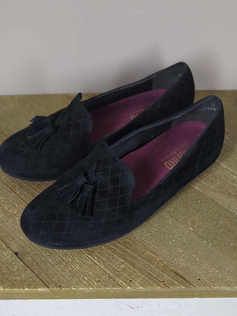 Munro Tallie Tassle Flats Loafer Classic Black Tassel Suede Loafers for Women 7w
